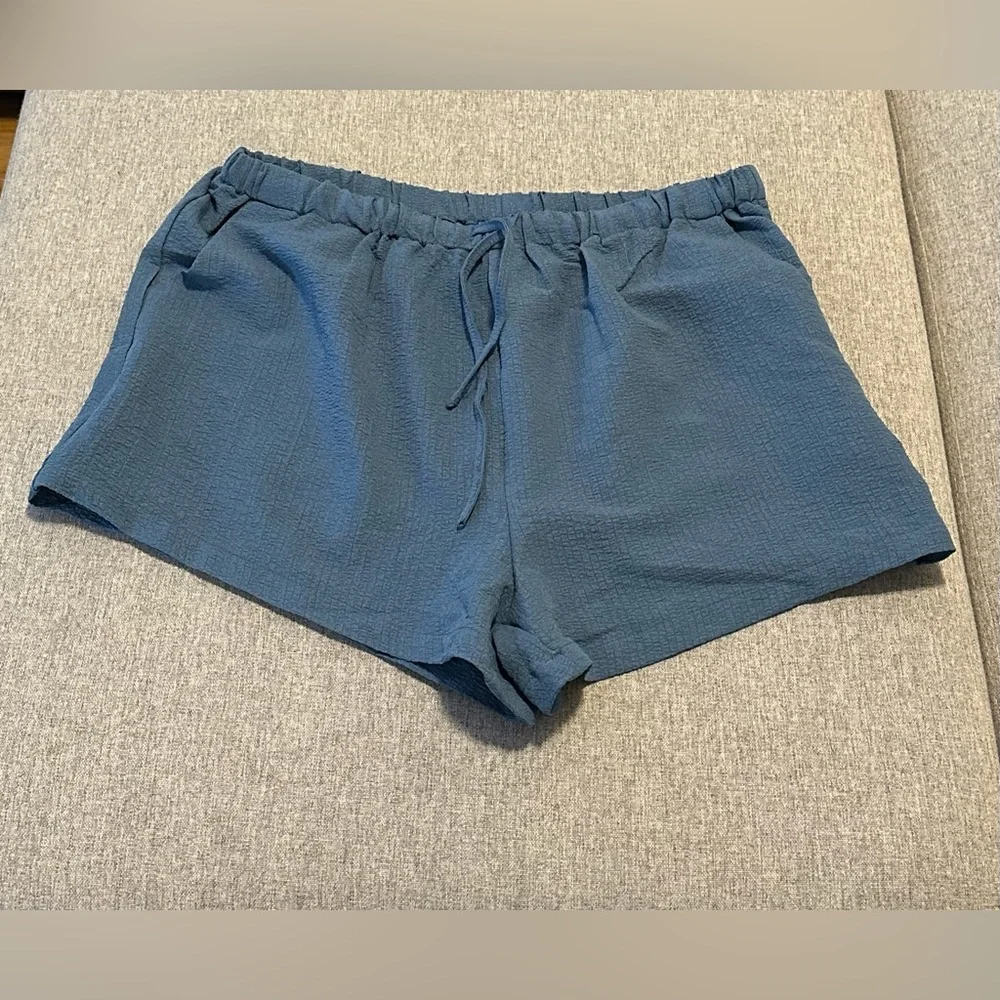 Two Piece Set - Shorts and Tee - Picture 3 of 6